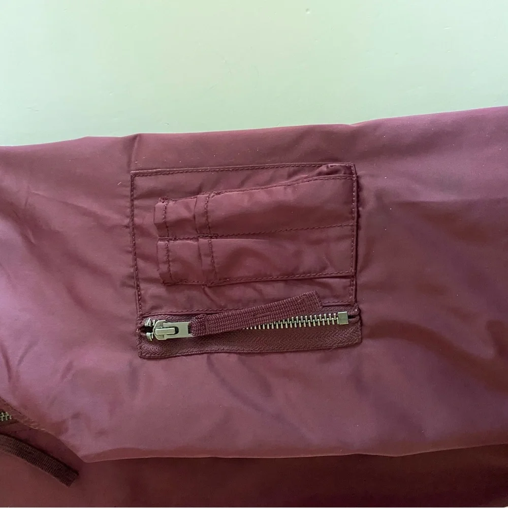 Gap Woman’s Bomber Jacket . Size Small . Burgundy color. - Picture 10 of 14